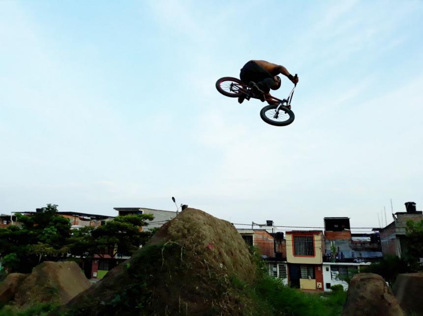 Mas De 30 Deportistas Participaron En Exhibicion De Bmx En